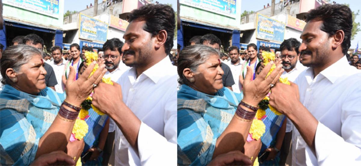 Jagan gives call for success of bandh