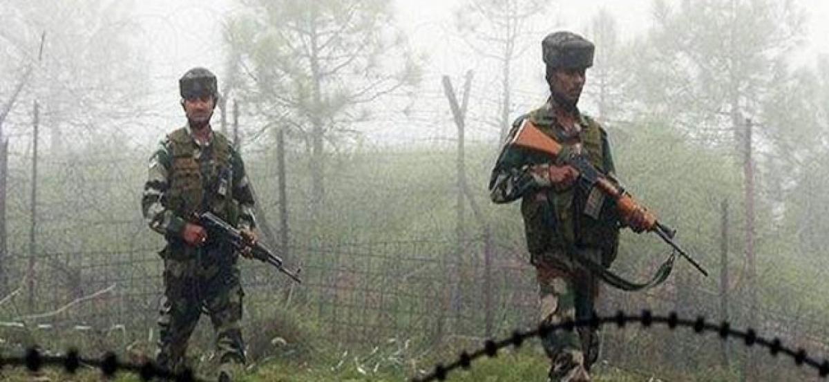 Pak fires mortar shells across LoC in Poonch