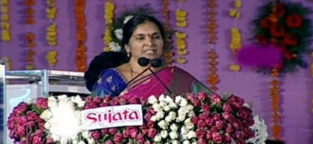 Padma Devender Reddy thanks KCR for sops to Medak