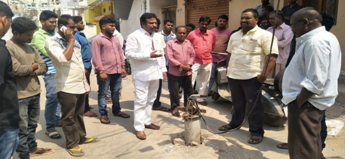 PCC Secretary inspects borewells in Bowenpally