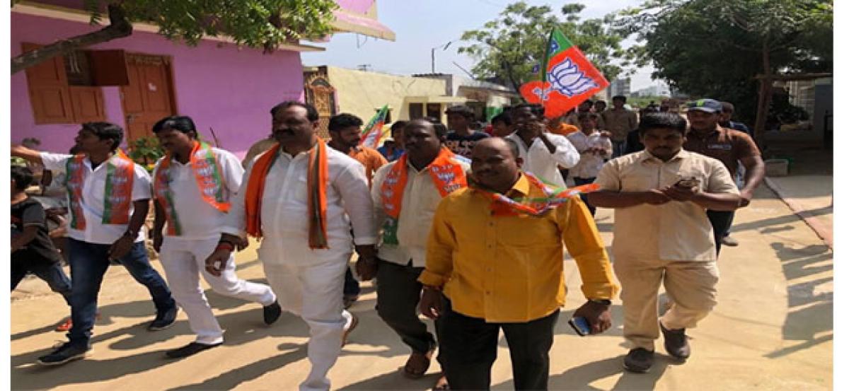 BJP holds Basti Bata pogramme in Serilingampally