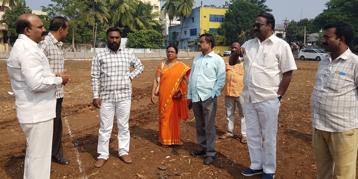 GUDA funds for Cricket pitch at the municipal park in Rajamahendravaram