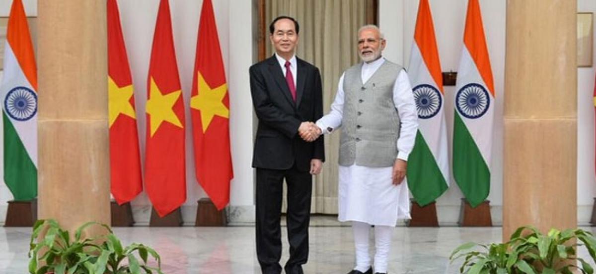 PM Modi welcomes Vietnamese President at Hyderabad House