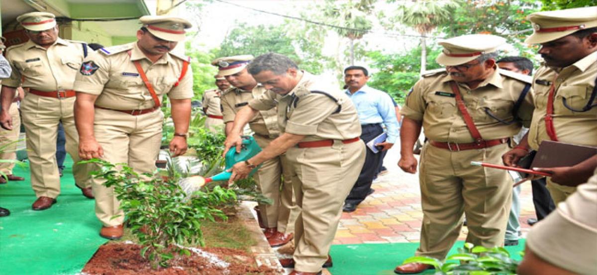 CP inspects SR Pet Police Station