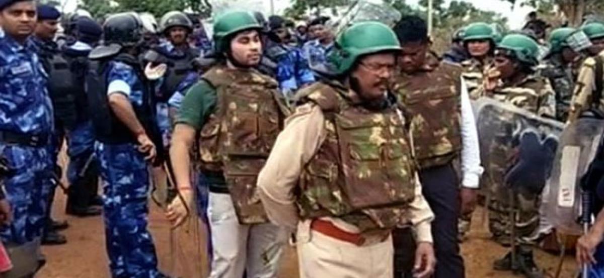 Jharkhand: 3 policemen abducted by Pathalgarhi supporters