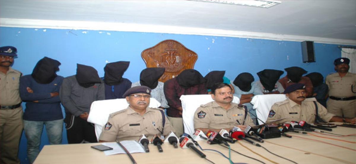 10-member dacoit gang busted, Rs 40L loot seized