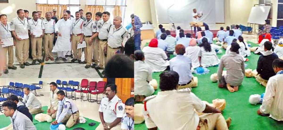 Training for traffic cops on pulmonary resuscitation