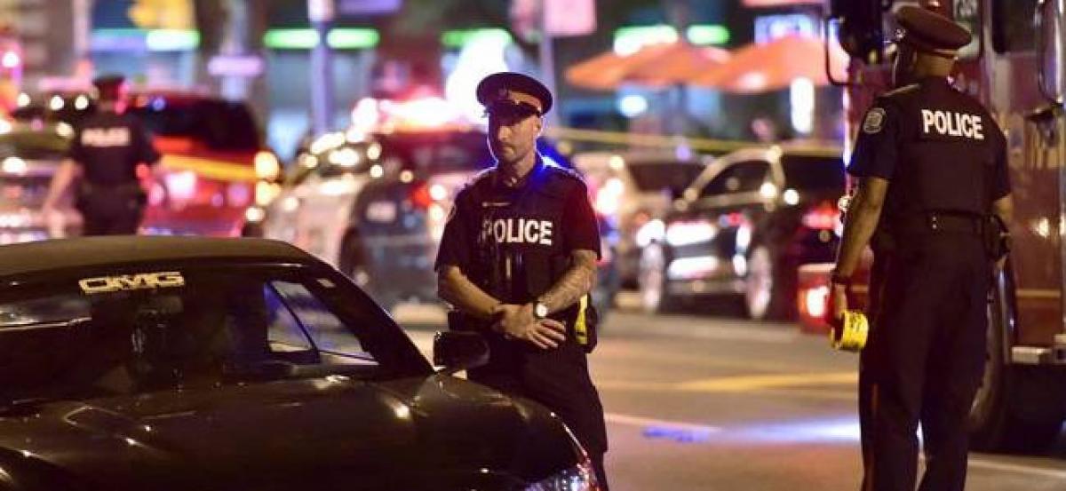Gunman dead after shooting 14, killing one, in Toronto