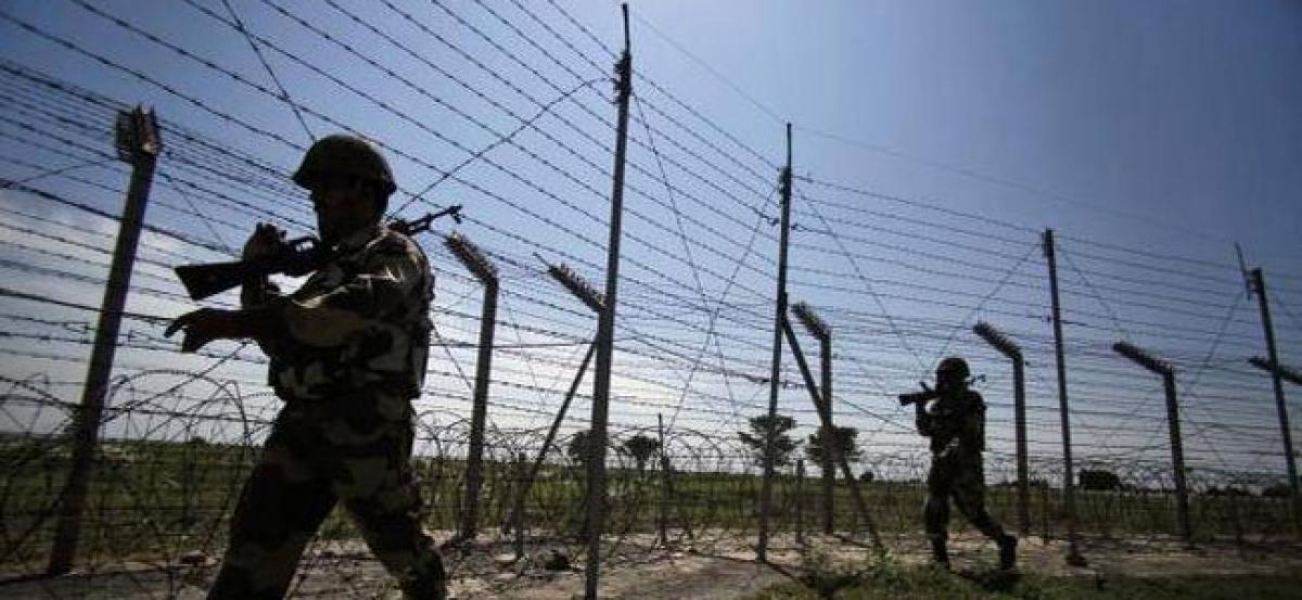 Pakistan shells forward posts along LoC in Poonch