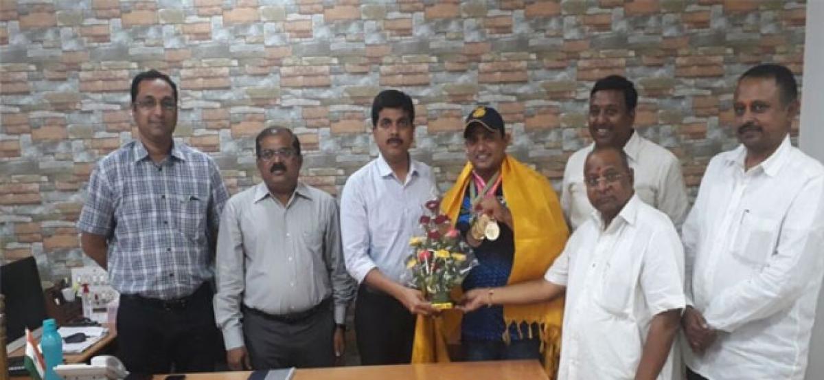 Power lifting player Pasupuleti felicitated