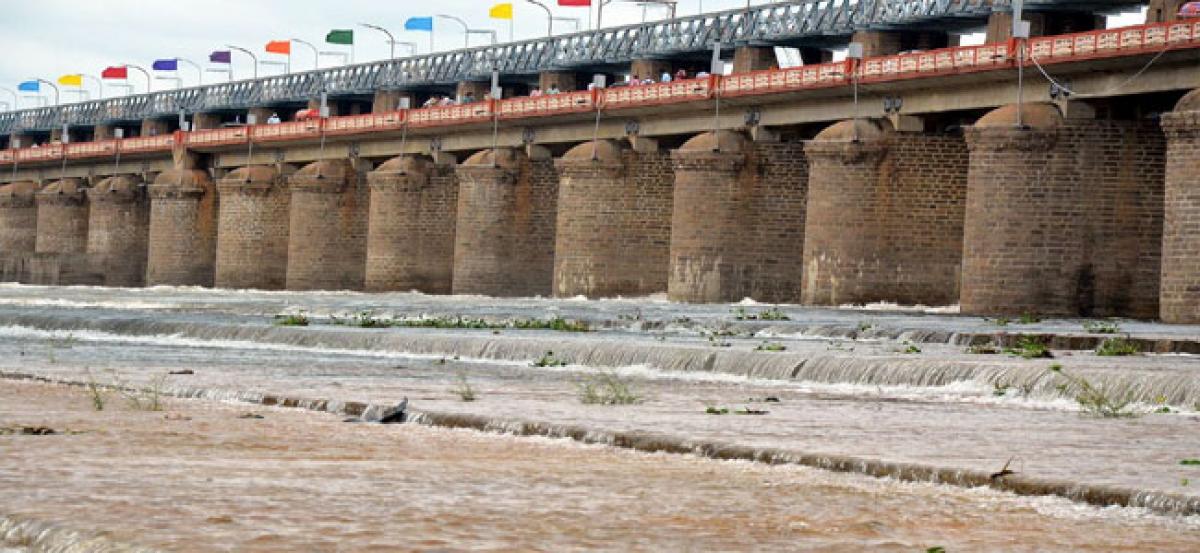 Prakasam Barrage receives inflows from Muneru, Paleru