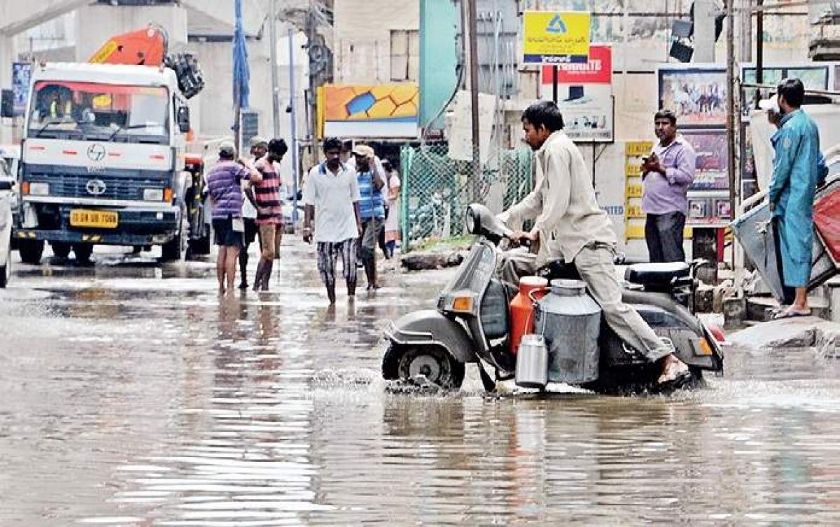 Residents irked as Hyderabad roads remain waterlogged