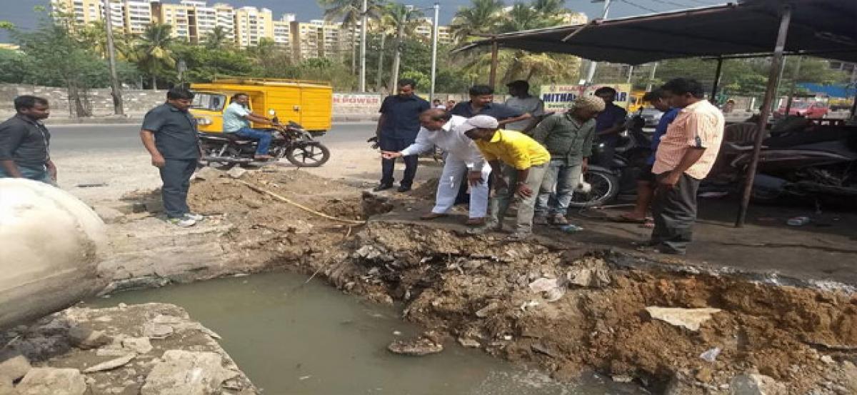 Arekapudi assures permanent solution to sewerage problem