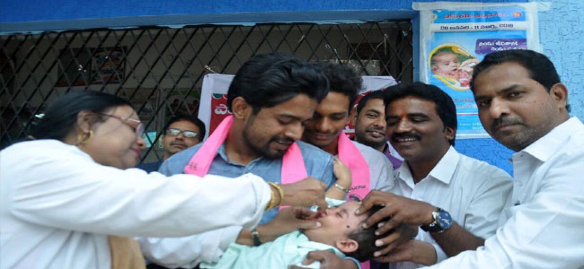 Pulse Polio at Charminar