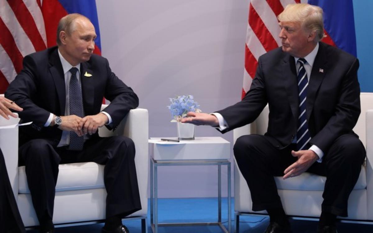 White House, Kremlin downplayed significance of undisclosed Trump, Putin meeting