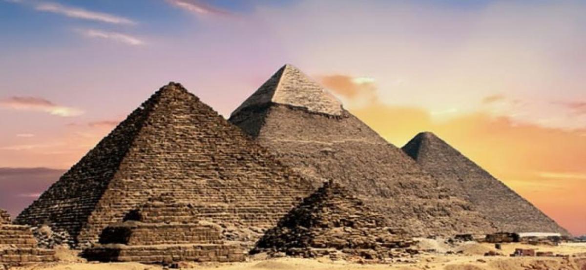 Archaeologists uncover mummy burial site near Egypts Great Pyramids
