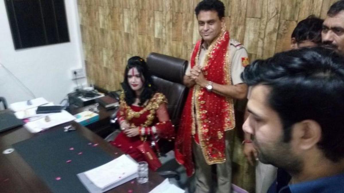 At Delhi police station, Radhe Maa sits in SHOs chair, he stands with folded hands