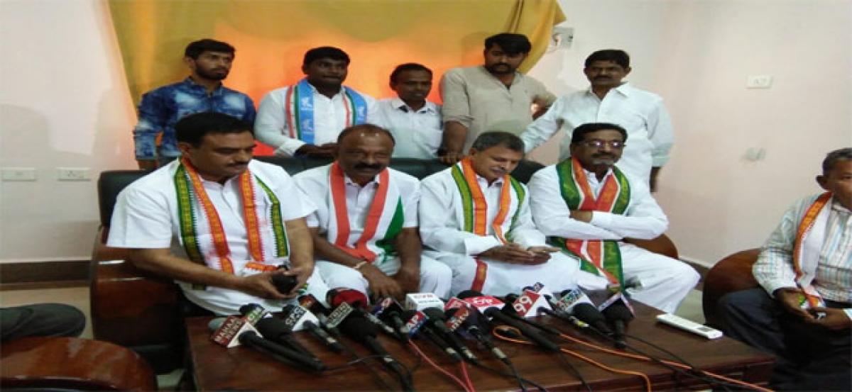 Raghuveera alleges BJP-YSRCP nexus to dethrone AP government