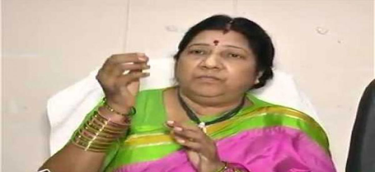 Nannapaneni assures relief to molested victim