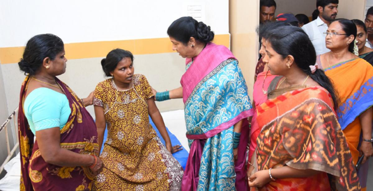 Nannapaneni inspects Chittoor Govt Hospital