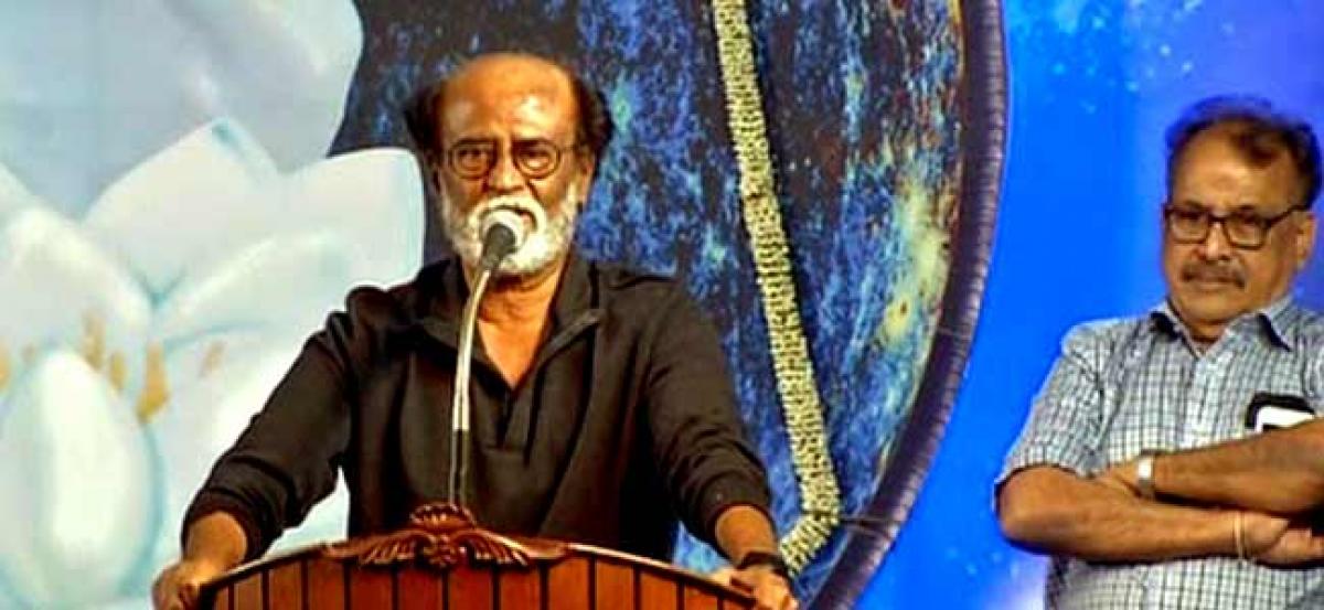 Rajini calls for political change in TN, launches website