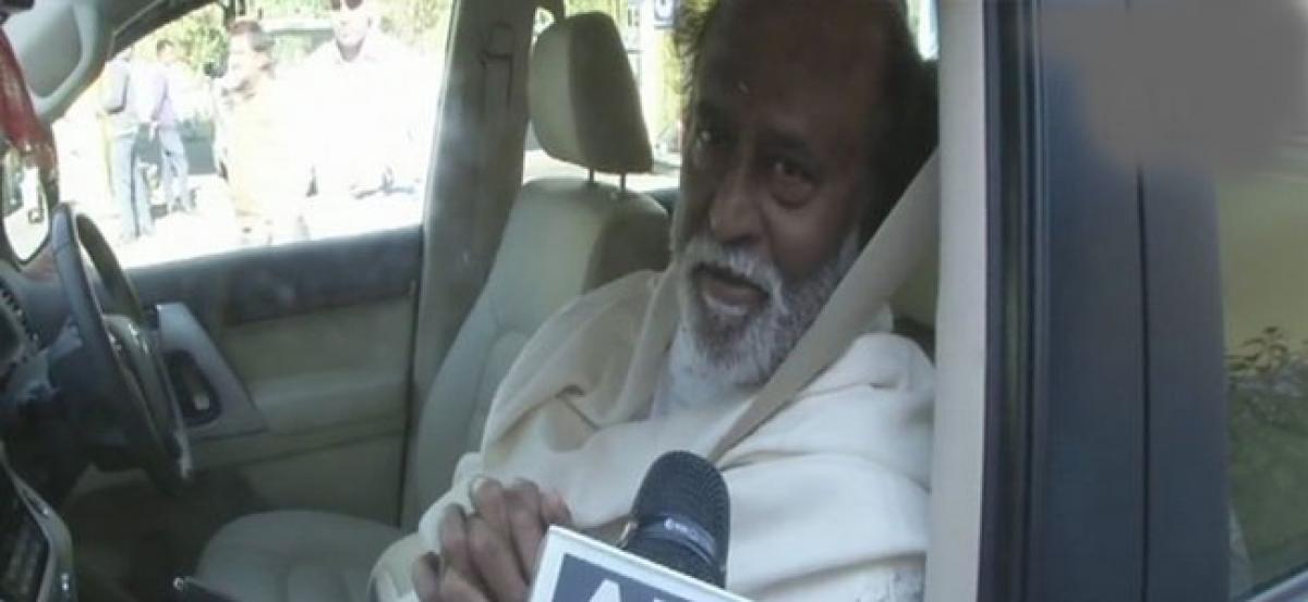 Rajinikanth refuses to talk politics on pilgrimage in Himachal