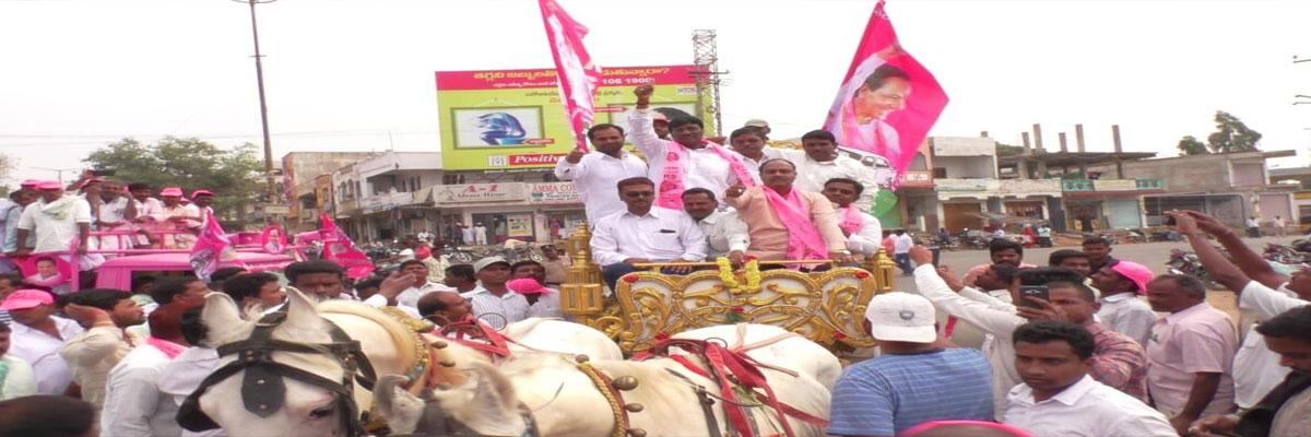 Koppula Mahesh Reddy conducts victory rally