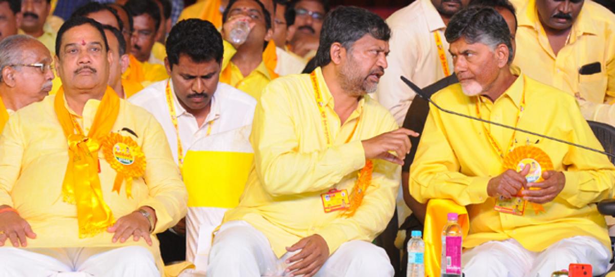 Chandrababu Naidu hints at third front formation