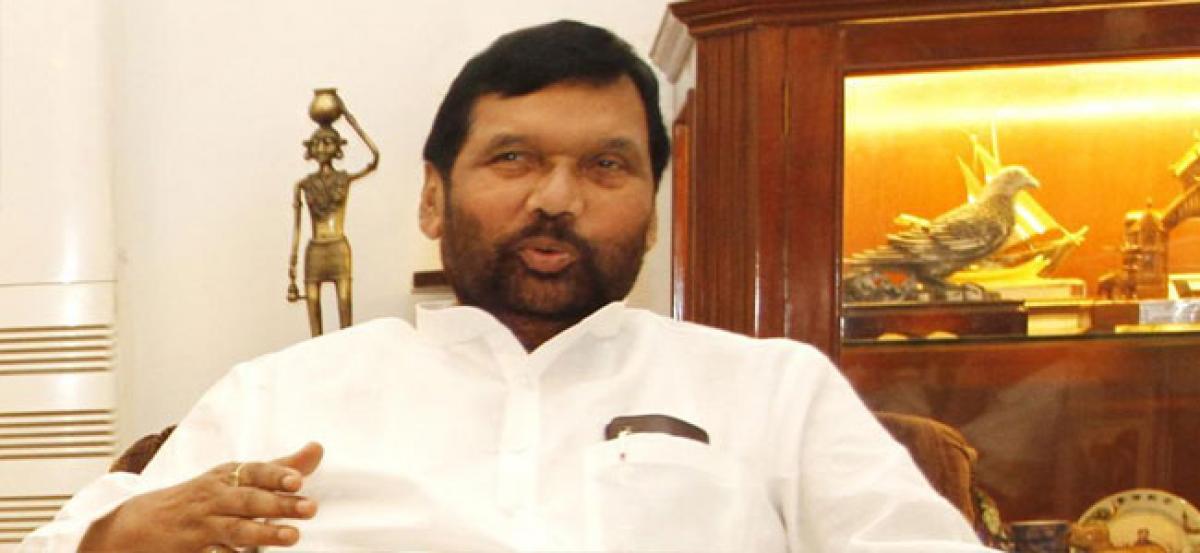 Centre to issue ordinance to uphold SC, ST rights, says Ram Vilas Paswan