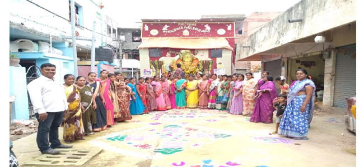 TRS women’s wing holds rangoli, aata-pata competitions