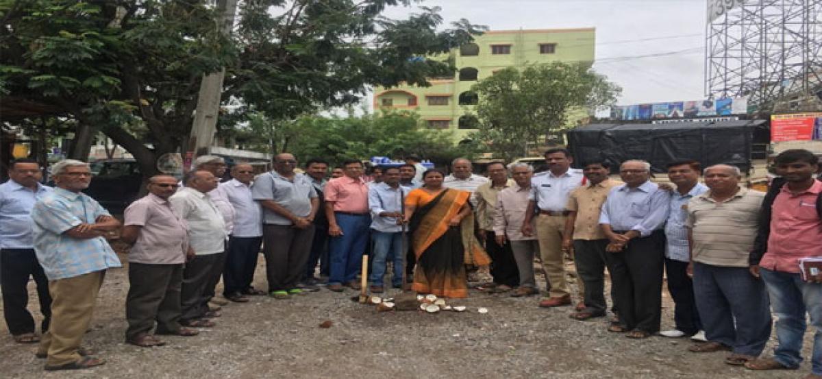 Pavani lays stone for CC road works