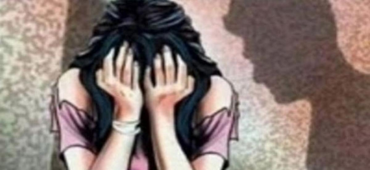 Father rapes minor daughter, arrested