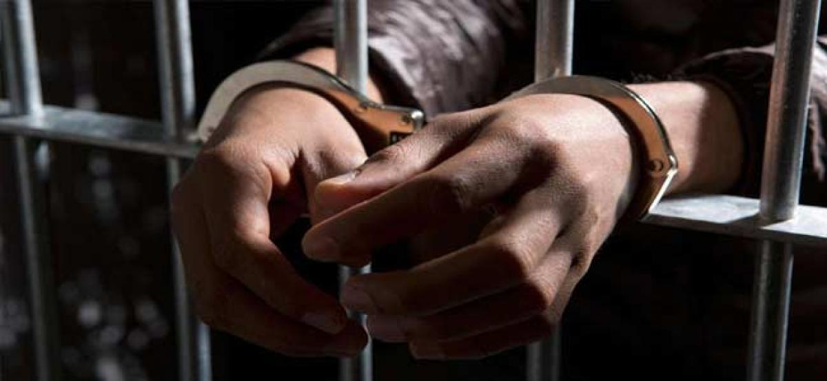 Man involved in 50 chain-snatchings held in Maharashtras Thane