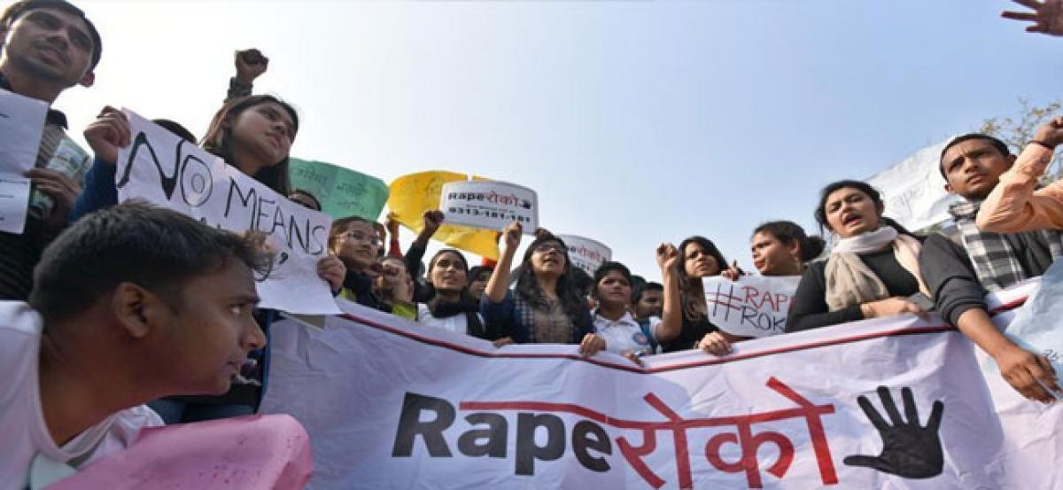 Mob lynches two rape accused