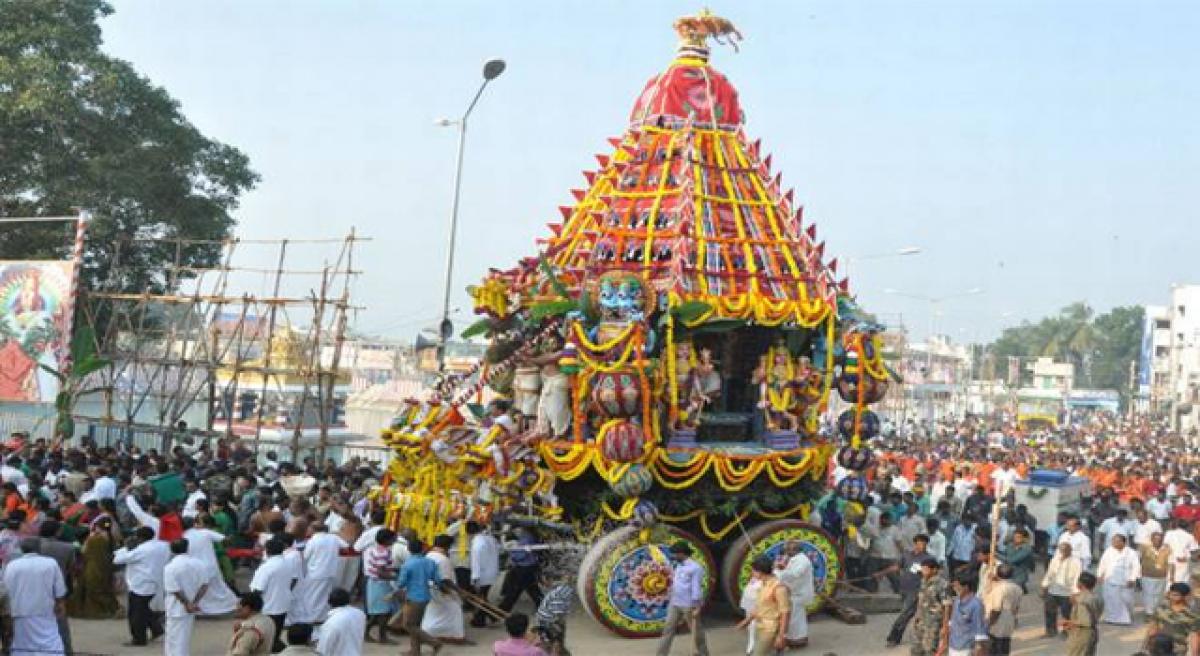 Minister flags off Rathotsavam