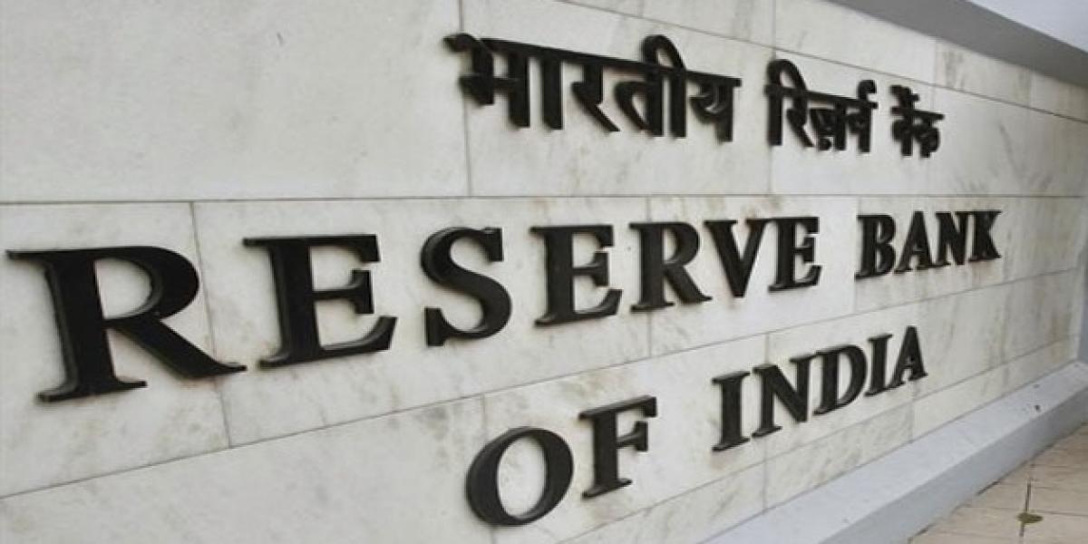 Note ban effect: RBI halves dividend payment to govt to Rs 30,600 crore