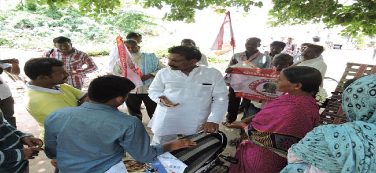 Seema voters asked to corner TDP, YSRCP