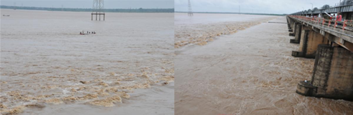 Flood waters swirl in Godavari