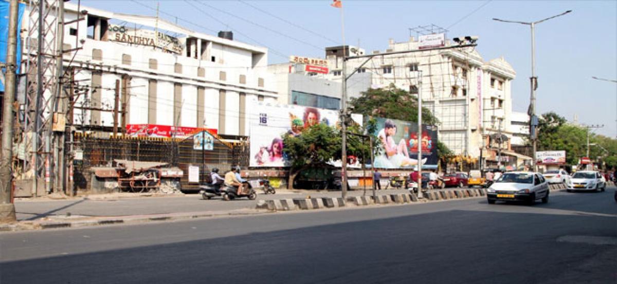 Closure of theatres affect road side vendors