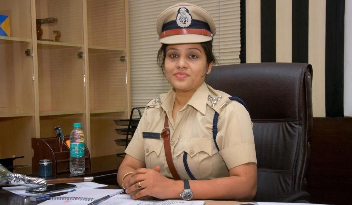 Sasikala jail bribery case: Transferred Ktaka DGP serves legal notice to Roopa