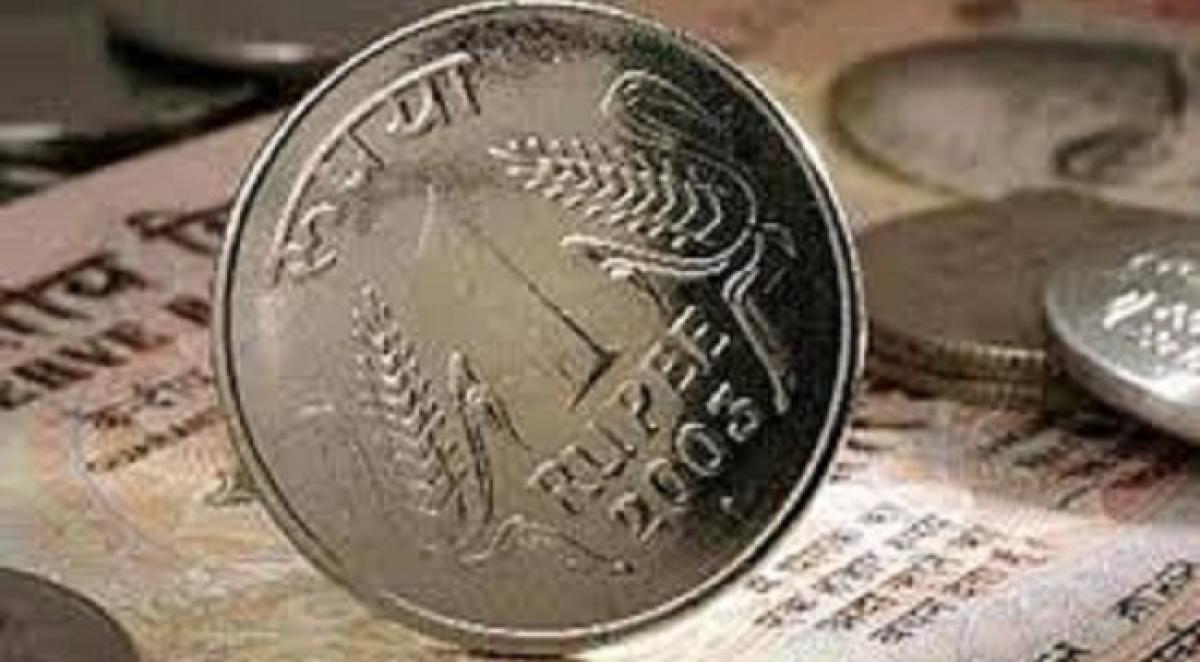 Indias struggle to defend rupee shifts focus to rate hikes