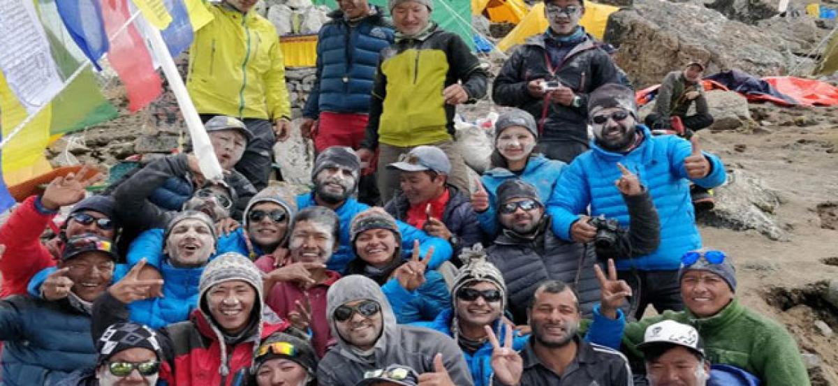 ONGC team summits Mt. Kangchenjunga