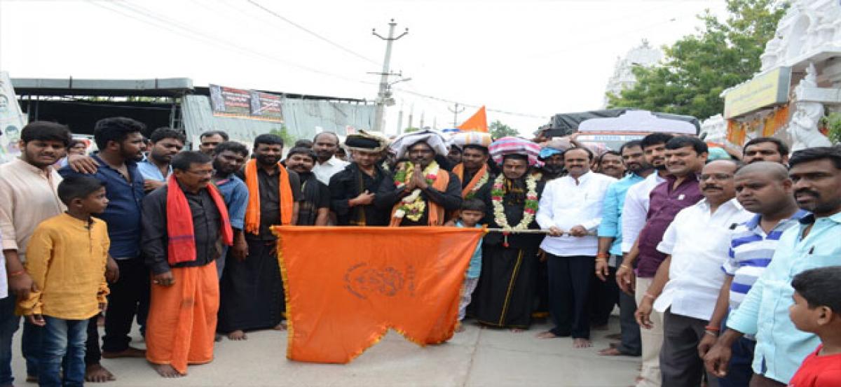 Padayatra to Sabarimala begins