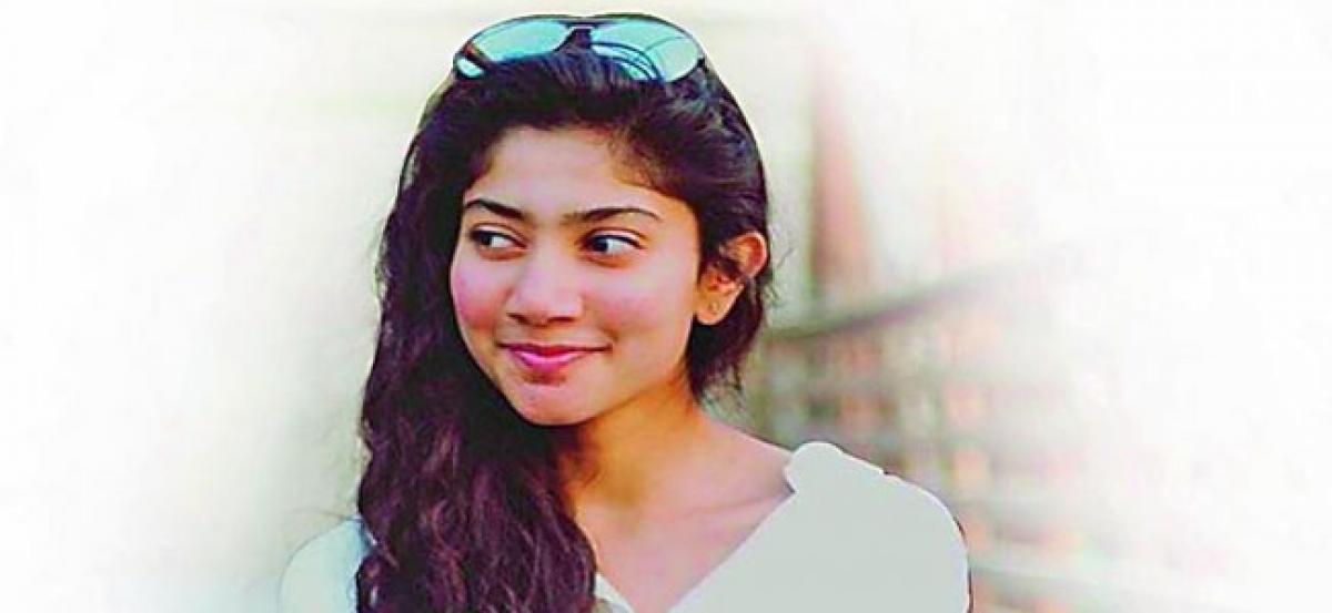 Mallu Girl To Play Telangana Girl Again