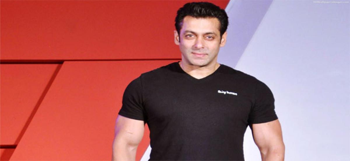 Salman recreates Kishore Kumars Padosan look