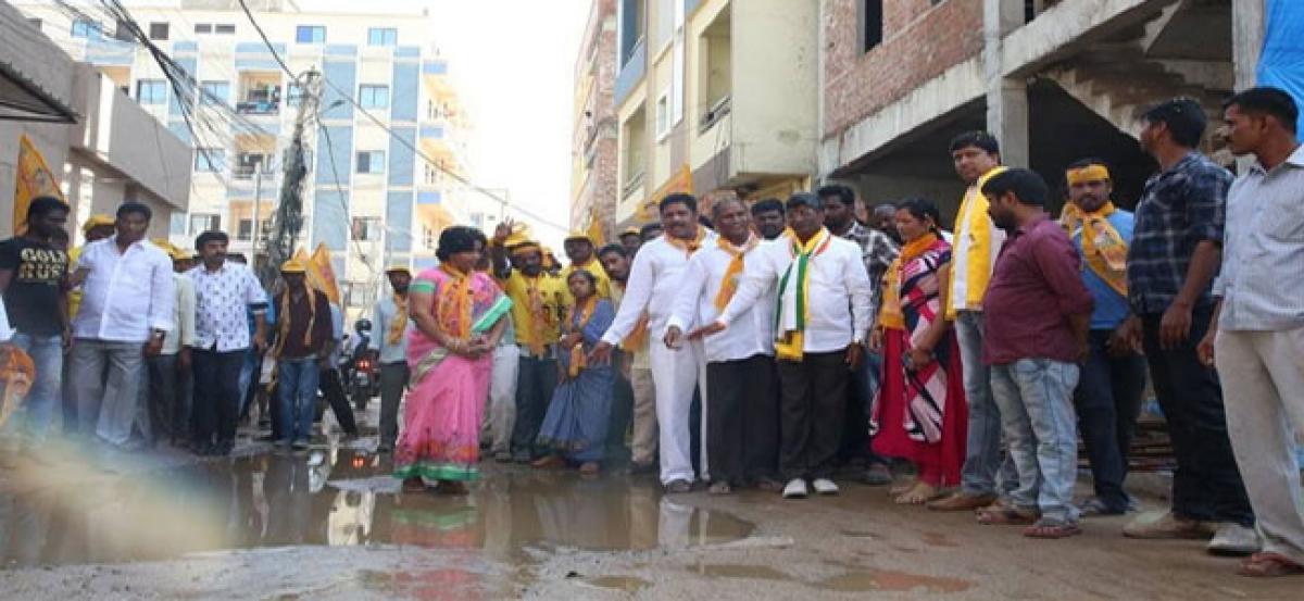 TDP candidate Venigalla Anand Prasad tours Kondapur division