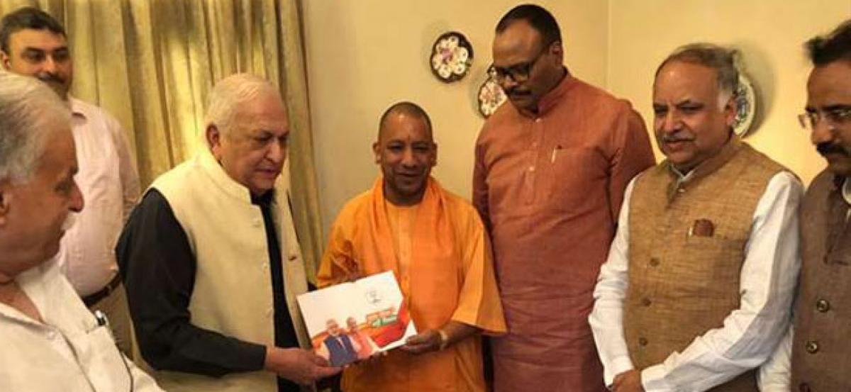 Sampark se Samarthan: Adityanath meets cardiologist Mansoor Hasan