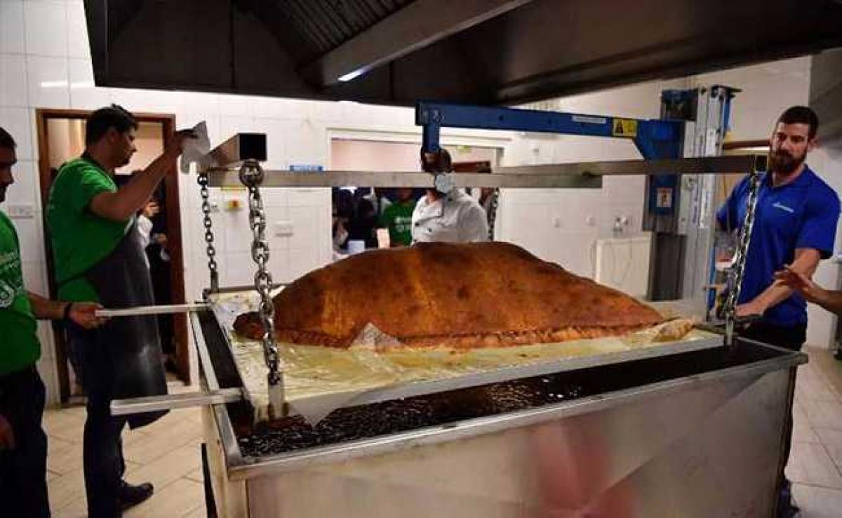 Worlds Largest Samosa Record Smashed In London