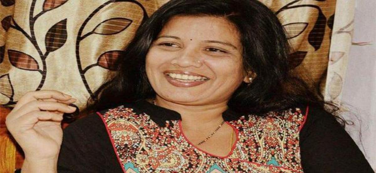 Telangana folk singer Sandhya passes away