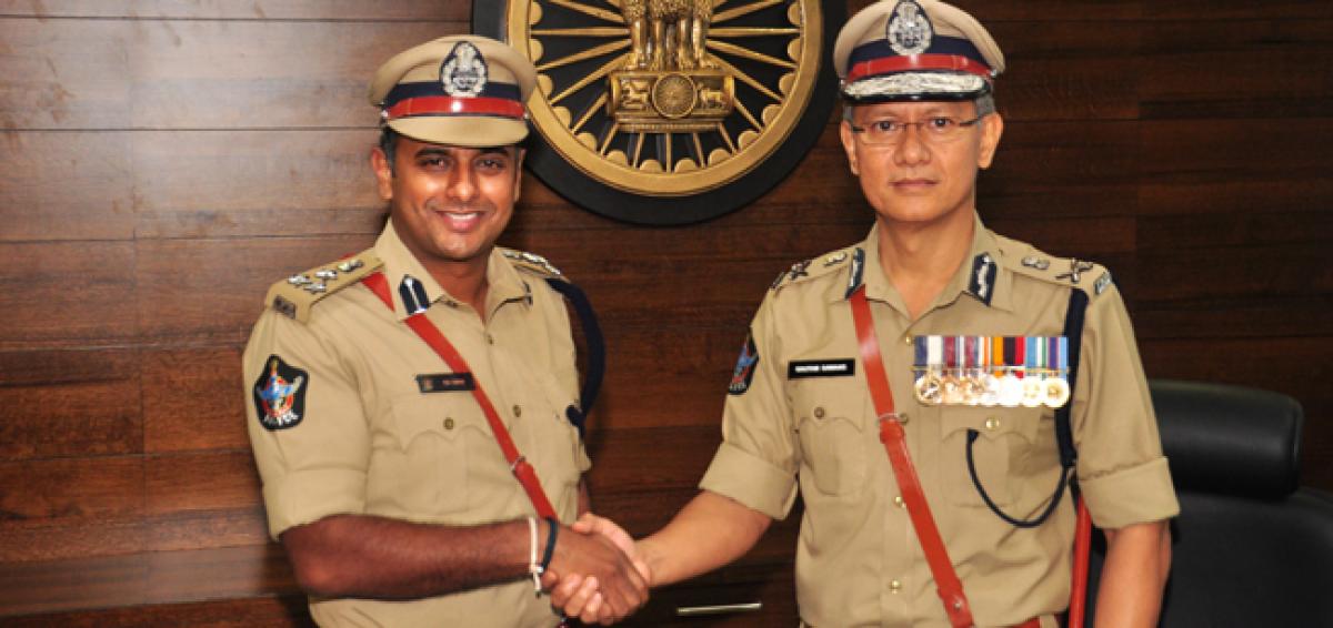 Sawang hands over charge to Joint Commissioner of Police